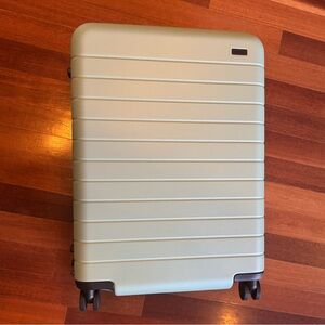 NWT Away Medium Suitcase, Sea Green